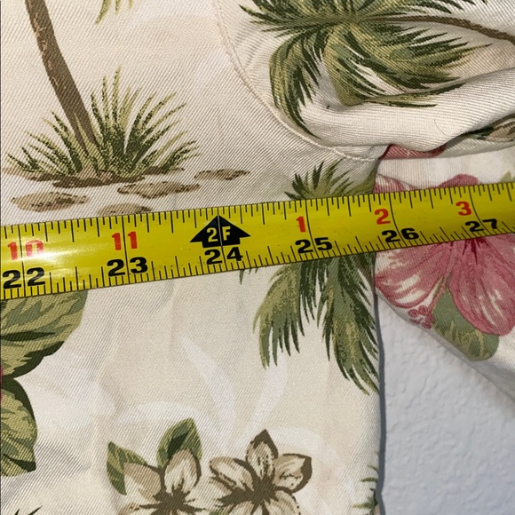 🎱Men’s “We live in the sun” partially Sick button up Hawaiian style shirt! - Picture 8 of 9